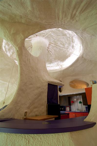 Ensculptic interior
